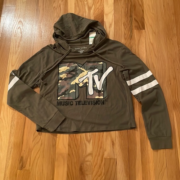 MTV Tops - 🆕 Love Tribe MTV Cropped Camouflage Lightweight Drawstring Hoodie Sz. Large